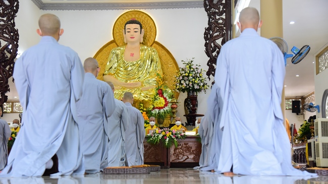 Lễ truyền giới Sa di Phương Trượng